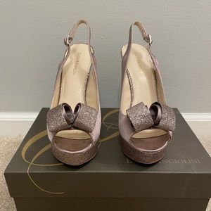 Dressy heels with bow